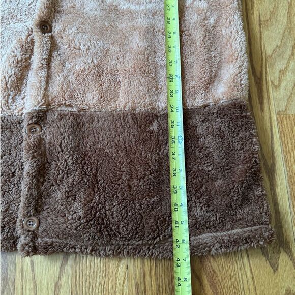 NWOT Cozy Brown Bear Hoodie Robe with Orange Accents - Picture 11 of 12